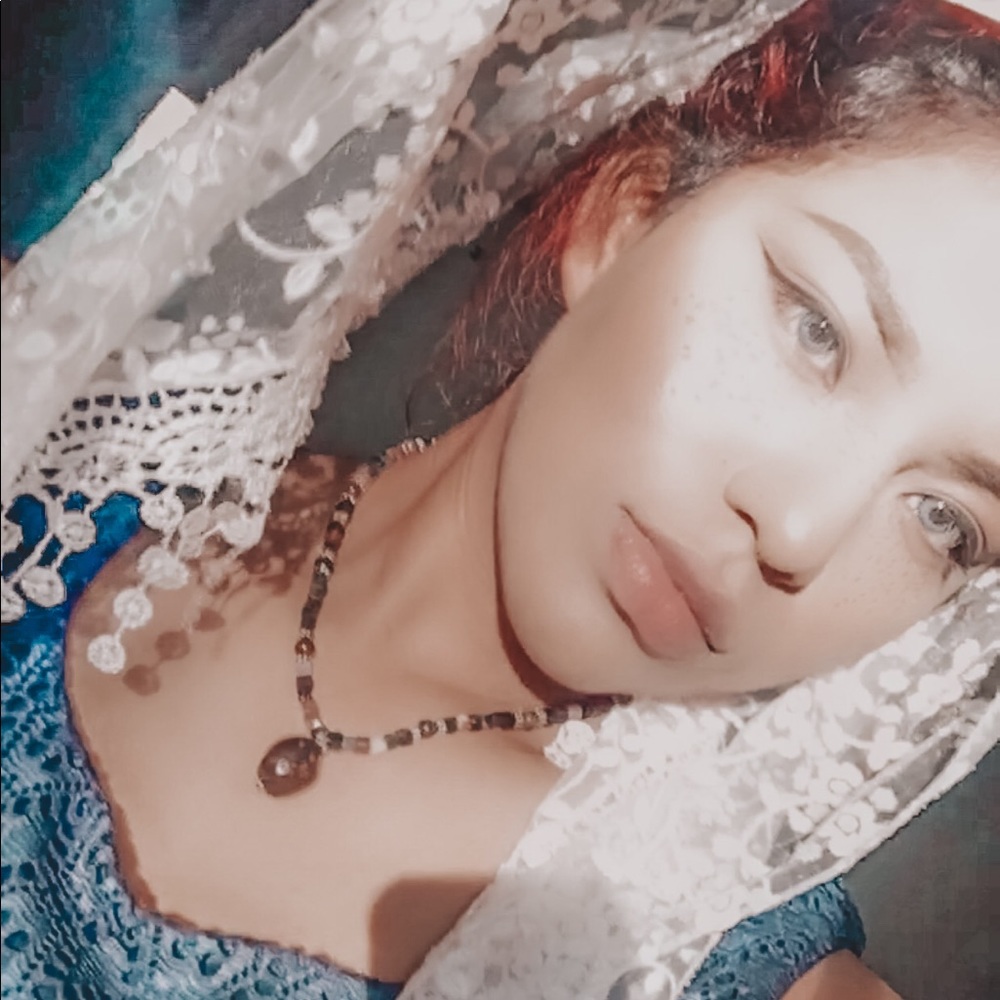 Meet your Posher, Lilian
